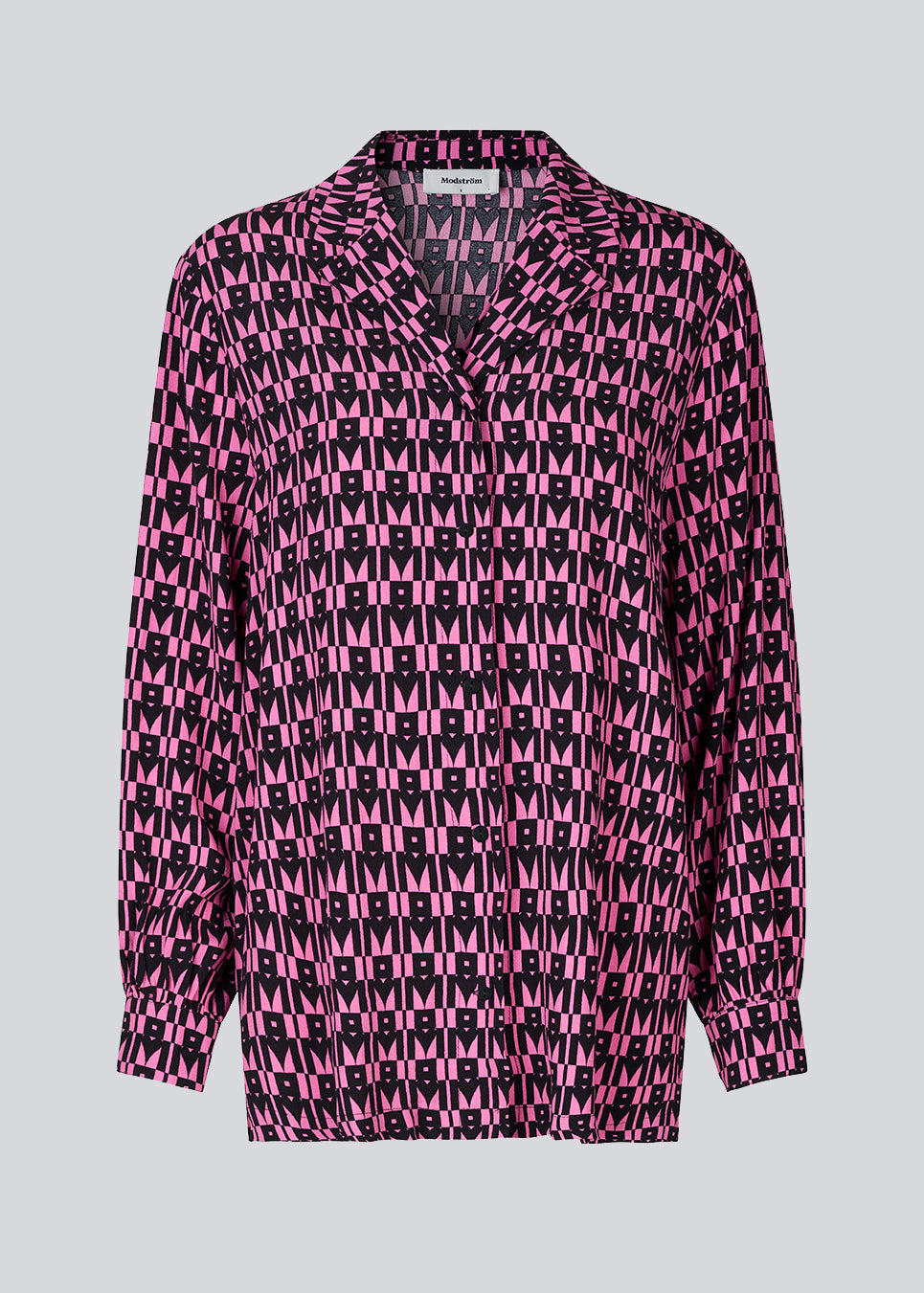 Shirt in pyjamas style in a beautiful print. BorysMD print shirt has a collar and button closure and long baloon sleeves with normal cuff.