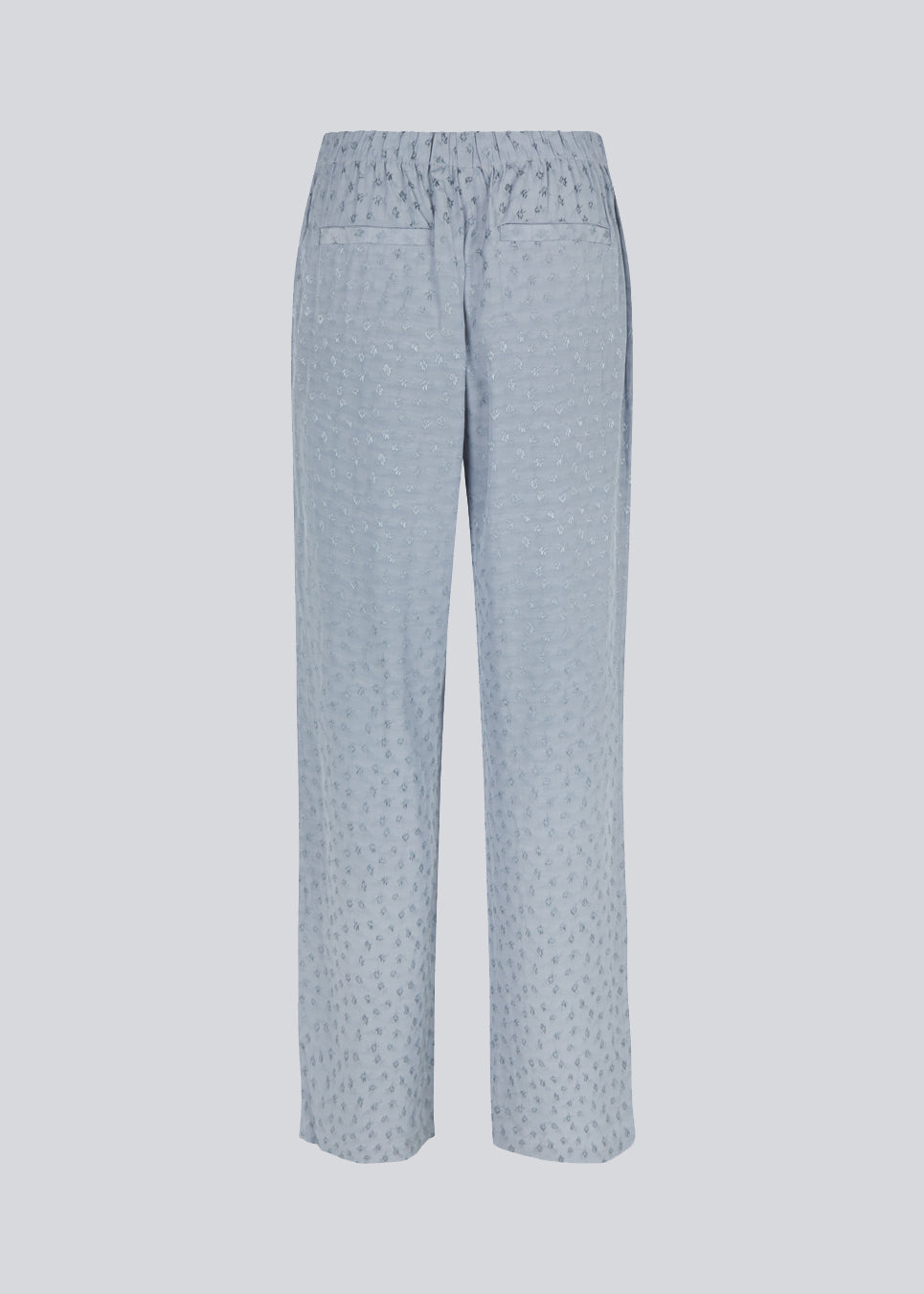 Wide legged pants the color Dusk in a patterned satin. CarmelMD pants has a medium waist with zipfly, button closure, and elastic in the back for ekstra comfort.  Shop matching shirt in the same color: CarmelMD shirt