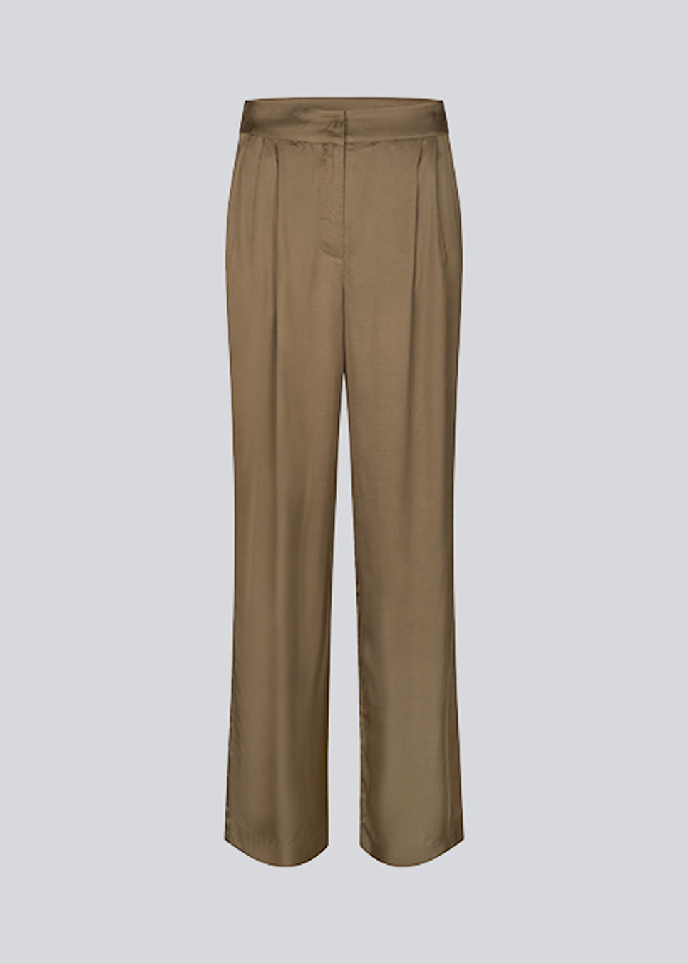 Satin pants in a classic look. CarwynMD pants are designed with wide legs, pleats in front, and hidden closure with zip fly and clasp. The model is 174 cm and wears a size S/36.