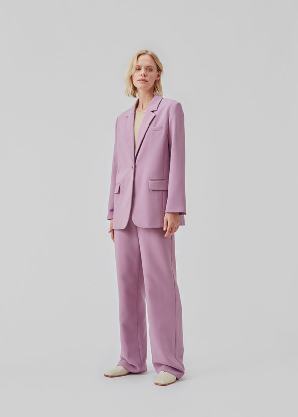 Gale pants in the color valerian have a classic design. The pants have straight, wide legs with pressfolds, which creates an elegant look. These pants have a spacious fit. We recommend sizing down.  Shop matching blazer here: Gale blazer.