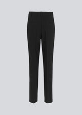 Gale straight pants is a menswear inspired style with straight, slim legs. The design of the pants is kept classic with pressfolds and a high waist