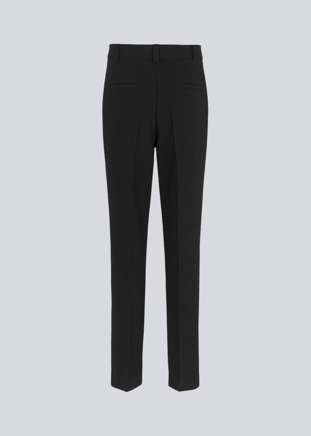 Gale straight pants is a menswear inspired style with straight, slim legs. The design of the pants is kept classic with pressfolds and a high waist