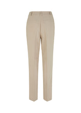 Gale straight pants in Powder Sand is a menswear inspired style with straight, slim legs. The design of the pants is kept classic with pressfolds and a high waist.