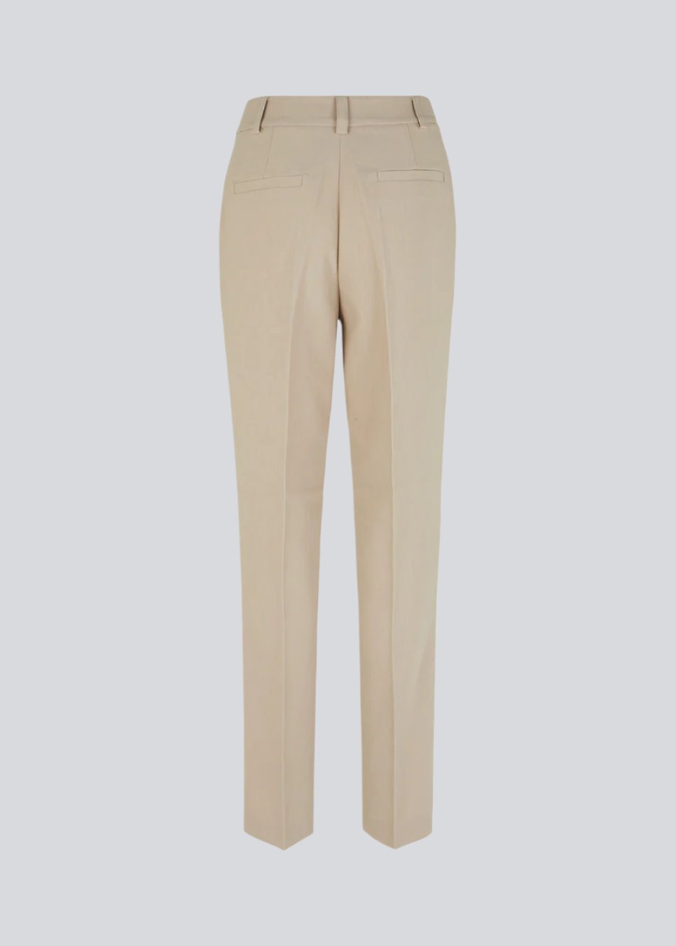Gale straight pants in Powder Sand is a menswear inspired style with straight, slim legs. The design of the pants is kept classic with pressfolds and a high waist.