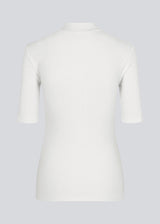 Short-sleeved t-shirt with a high neck. Krown t-shirt is in a nice rib quality and has a tight fit. A must-have basic styles in your waredrobe.