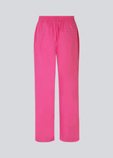 Pants in organic cotton with straight, wide legs. TapirMD pants have a high, elasticated waist, slanted side pockets, and a decorative paspoil back pocket.  Material: 100% Organic Cotton