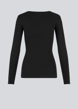 Rib knitted top in black in a tight-fit cotton quality. ToxieMD LS top has a square neckline in front and long sleeves.