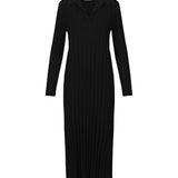 Midi dress in black in rib knit in a figure-hugging fit with long sleeves and slits in both sides. AveryMD dress has a v-neckline and collar in narrow rib.