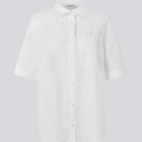 Shortsleeved shirt with a loose fit. MaudeMD SS shirt has cheast pocket, shirt collar and a button closure in front