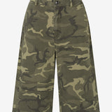 Long cargo shorts in camouflage print. The AthenaMD Long Shorts are made from cotton denim and feature pockets, belt loops, and a button-and-zip fly closure. A modern and stylish choice for relaxed summer looks.