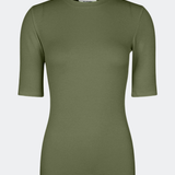 Short-sleeved t-shirt in a rib material. KrownMD o-neck t-shirt has a tight fit and a round neck.