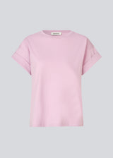 T-shirt in organic cotton with a slightly cropped length. BrazilMD short t-shirt has a rounder neck and rolled up sleeves.