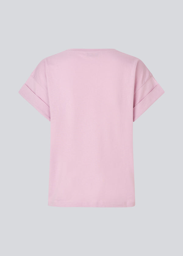 T-shirt in organic cotton with a slightly cropped length. BrazilMD short t-shirt has a rounder neck and rolled up sleeves.