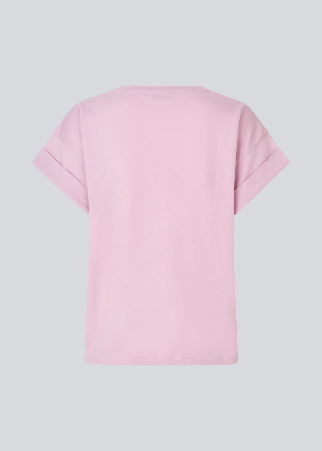 T-shirt in organic cotton with a slightly cropped length. BrazilMD short t-shirt has a rounder neck and rolled up sleeves.