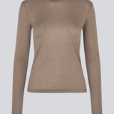 HarperMD LS top is a slim-fitting top with long sleeves and a round neck made from a thin, soft jersey