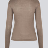 HarperMD LS top is a slim-fitting top with long sleeves and a round neck made from a thin, soft jersey