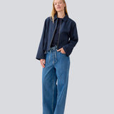 Simple jacket in navy with wide sleeves in a cotton mix. NalaniMD jacket has a loose fit, zipper closure and two front pockets.&nbsp;