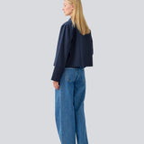Simple jacket in navy with wide sleeves in a cotton mix. NalaniMD jacket has a loose fit, zipper closure and two front pockets.&nbsp;
