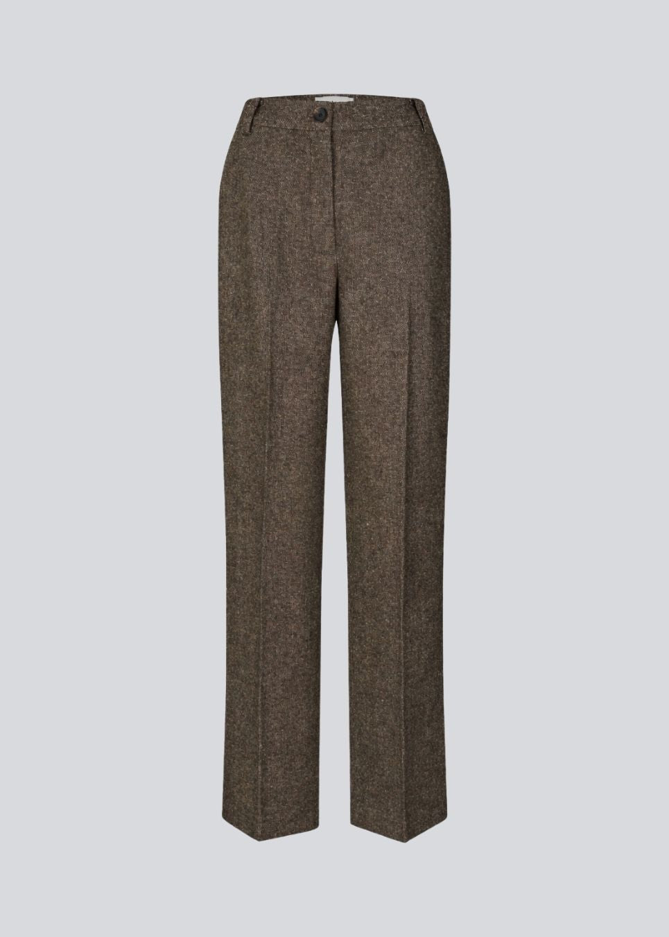 Brown wool trousers with wide legs. The Rockymd pants have a high waist, front pleats, and side pockets – a structured, classic pants with a timeless feel.