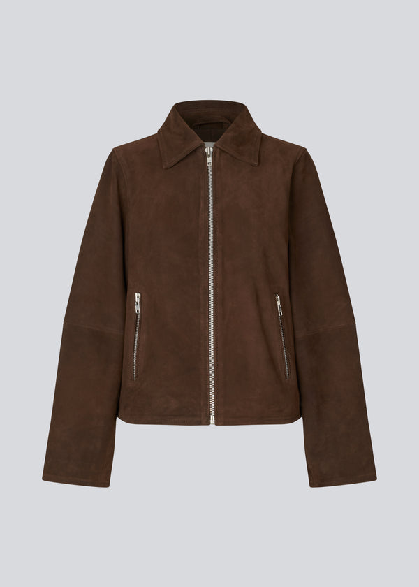 Brown Leather jacket with a loose fit in 100% Suede leather. NimaMD suede jacket has a zipper closure, shirt collar and two front pockets.