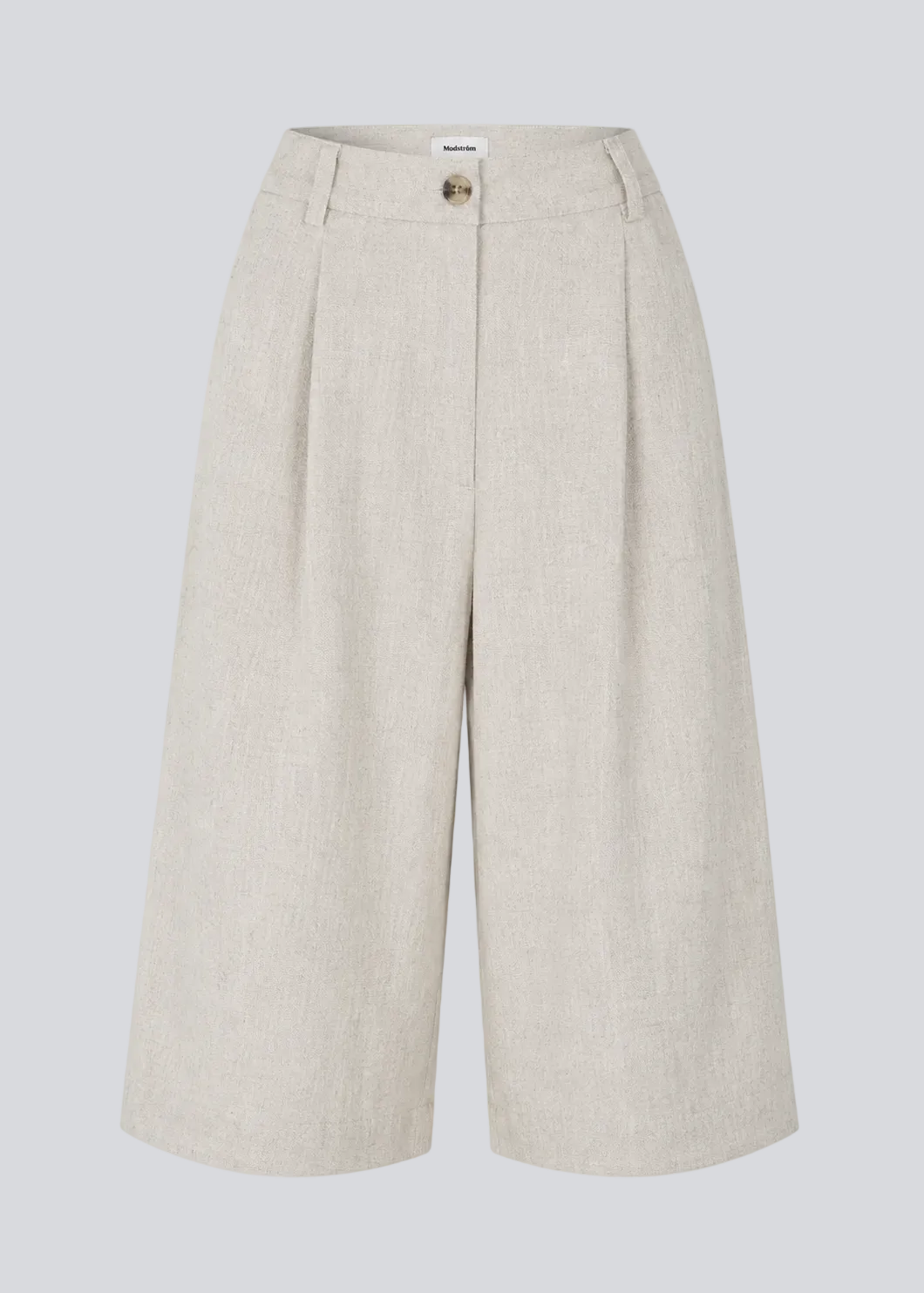 GaleMD linen and cotton shorts have a classic design. The shorts have knee-length, wide legs with press pleats for an elegant look.