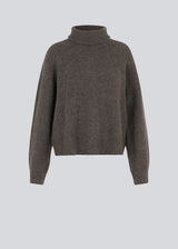 Light oversized knitted jumper in brown in wool and llama wool mix. AdrianMD t-neck has a relaxed fit with dropped shoulder, rib-knitted rollneck and trimmings.