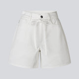 Stylish white cotton shorts. The AggiMD Shorts are long and feature classic details such as pockets, belt loops, a button-and-zip fly closure, and a drawstring belt at the waist. A modern and relaxed choice for summer outfits.