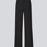 Light and comfortable pants. The AgneteMD Pants feature side pockets, loose legs, and an elastic waistband. These stylish pants combine comfort with a modern, relaxed look.