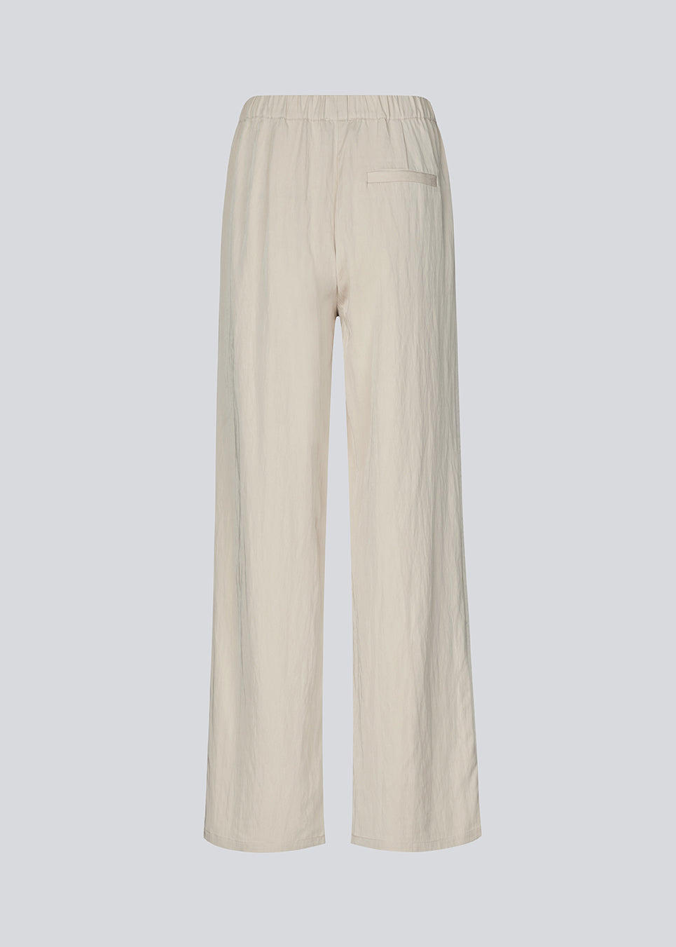 Light and comfortable pants. The AgneteMD Pants feature side pockets, loose legs, and an elastic waistband. These stylish pants combine comfort with a modern, relaxed look.