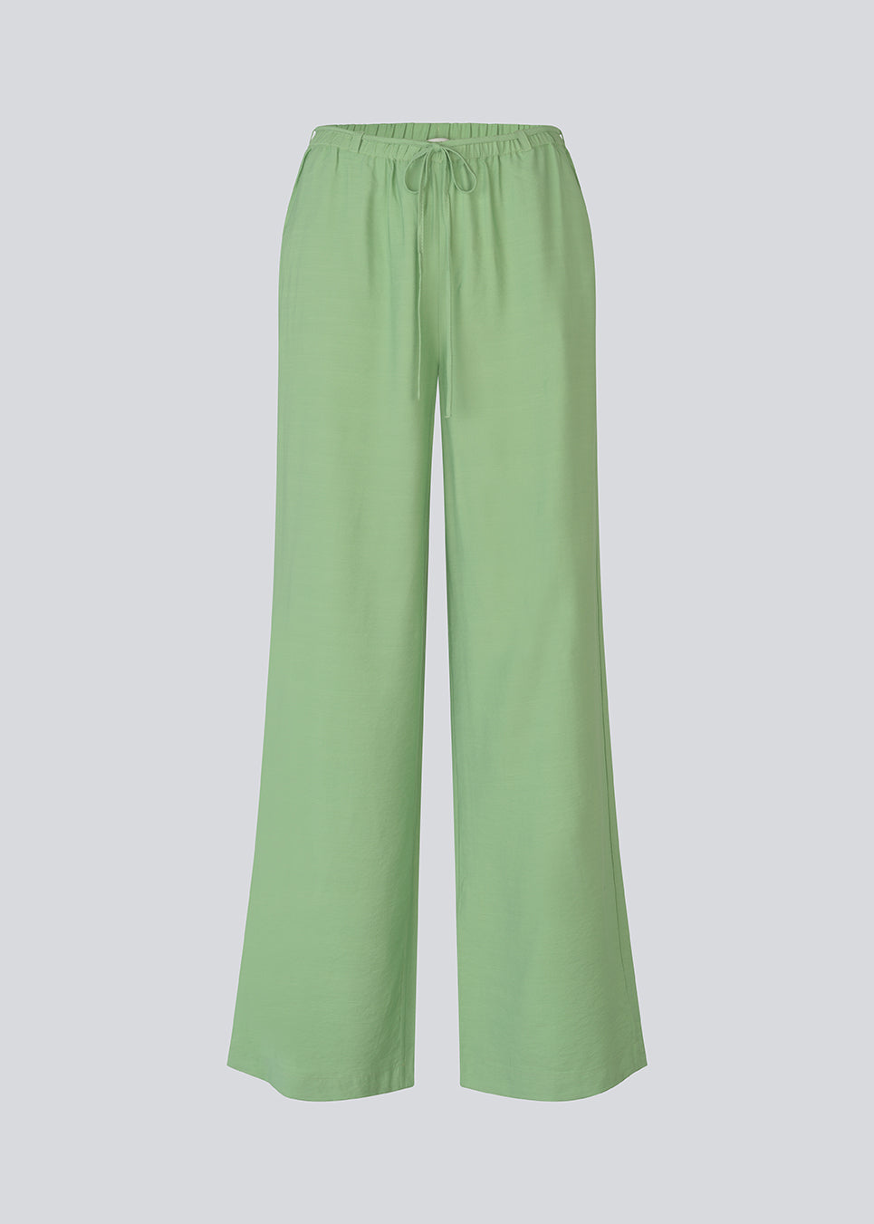 Light and comfortable pants in a soft fabric. The AidaMD Pants feature wide legs, side pockets, and an adjustable drawstring waist. A relaxed and modern choice that combines comfort with stylish design.