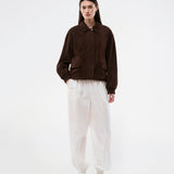 Balloon pants in 100% organic cotton. The AkselMD Pants feature side pockets and elastic at the waist and ankles, creating a balloon effect. Chic and stylish pants, perfect for both everyday wear and more dressed-up looks.