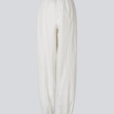 Balloon pants in 100% organic cotton. The AkselMD Pants feature side pockets and elastic at the waist and ankles, creating a balloon effect. Chic and stylish pants, perfect for both everyday wear and more dressed-up looks.