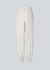 Balloon pants in 100% organic cotton. The AkselMD Pants feature side pockets and elastic at the waist and ankles, creating a balloon effect. Chic and stylish pants, perfect for both everyday wear and more dressed-up looks.