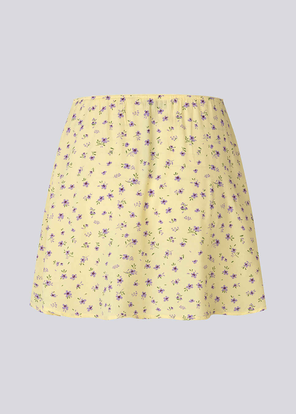 Mini skirt with a floral print. The AlyssaMD Print Skirt features an elastic waistband with lace trim and a lightly A-line silhouette. A feminine and airy skirt, perfect for summery and elegant looks.