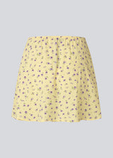 Mini skirt with a floral print. The AlyssaMD Print Skirt features an elastic waistband with lace trim and a lightly A-line silhouette. A feminine and airy skirt, perfect for summery and elegant looks.