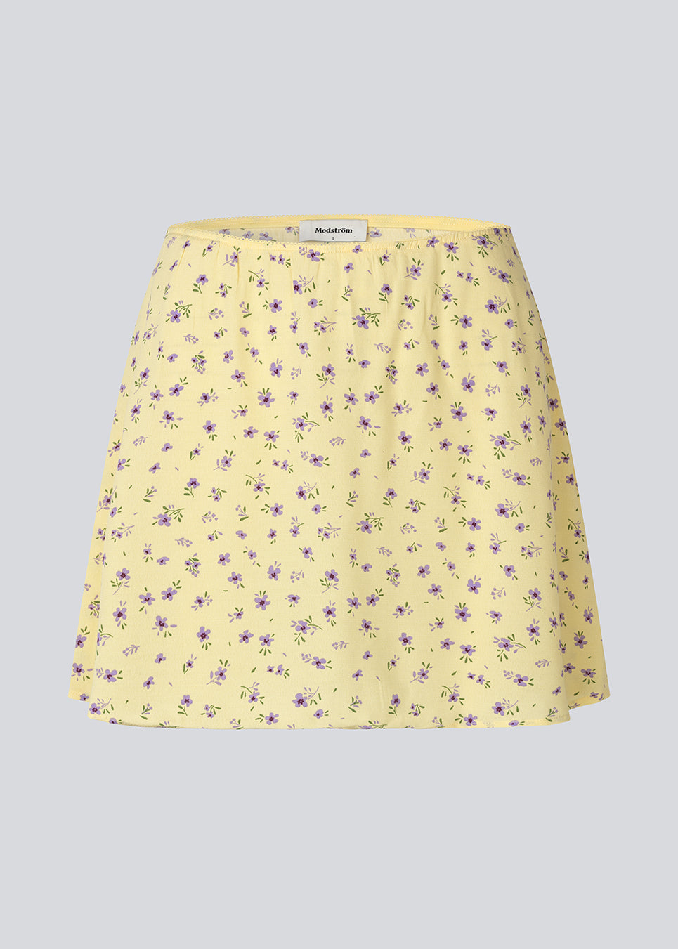 Mini skirt with a floral print. The AlyssaMD Print Skirt features an elastic waistband with lace trim and a lightly A-line silhouette. A feminine and airy skirt, perfect for summery and elegant looks.