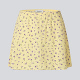 Mini skirt with a floral print. The AlyssaMD Print Skirt features an elastic waistband with lace trim and a lightly A-line silhouette. A feminine and airy skirt, perfect for summery and elegant looks.