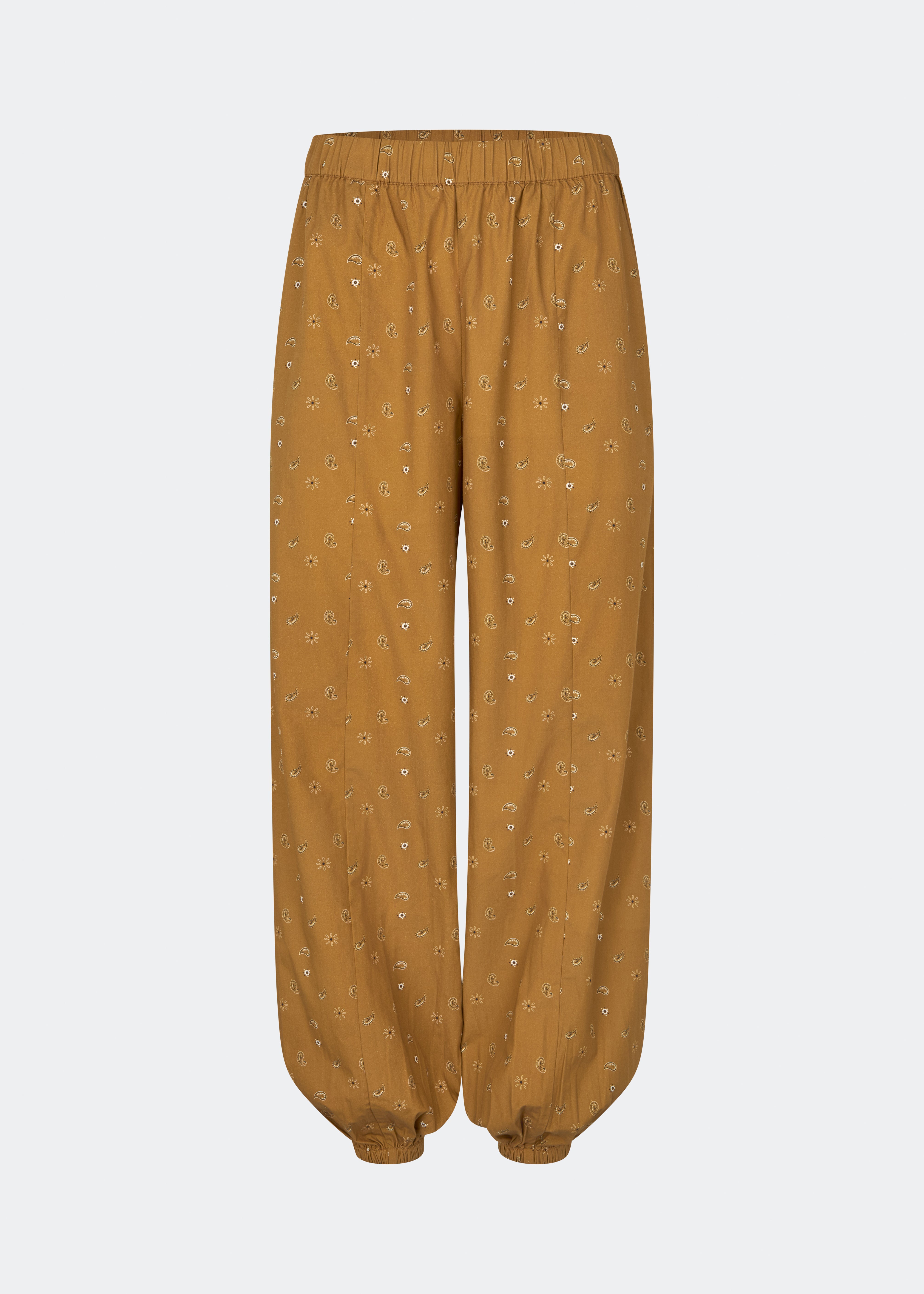 Printed balloon pants. The ApricotMD Print Pants are made from 100% organic cotton and feature pockets, as well as elastic bands at the waist and ankles. A modern and comfortable choice for both everyday wear and relaxed looks.
 