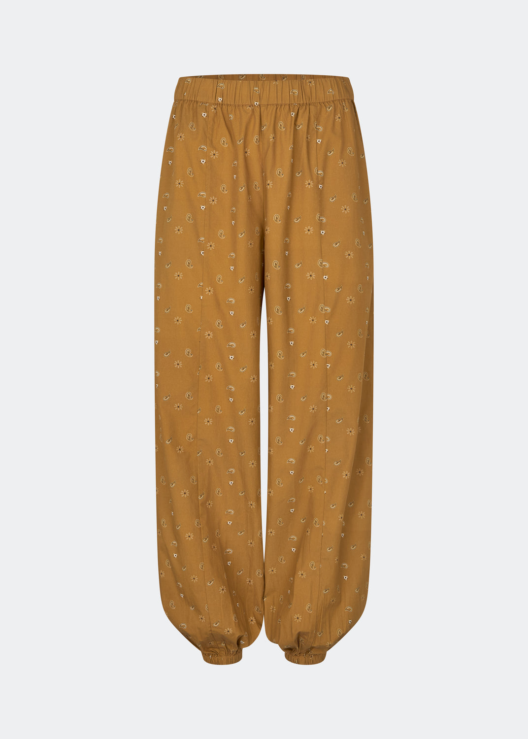Printed balloon pants. The ApricotMD Print Pants are made from 100% organic cotton and feature pockets, as well as elastic bands at the waist and ankles. A modern and comfortable choice for both everyday wear and relaxed looks.
 