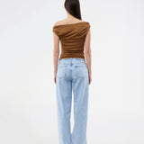 Cool jeans with seam detailing. The AprilMD Jeans feature classic details such as pockets, belt loops, and a button-and-zip fly closure. A modern and stylish choice for everyday looks.