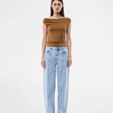 Cool jeans with seam detailing. The AprilMD Jeans feature classic details such as pockets, belt loops, and a button-and-zip fly closure. A modern and stylish choice for everyday looks.