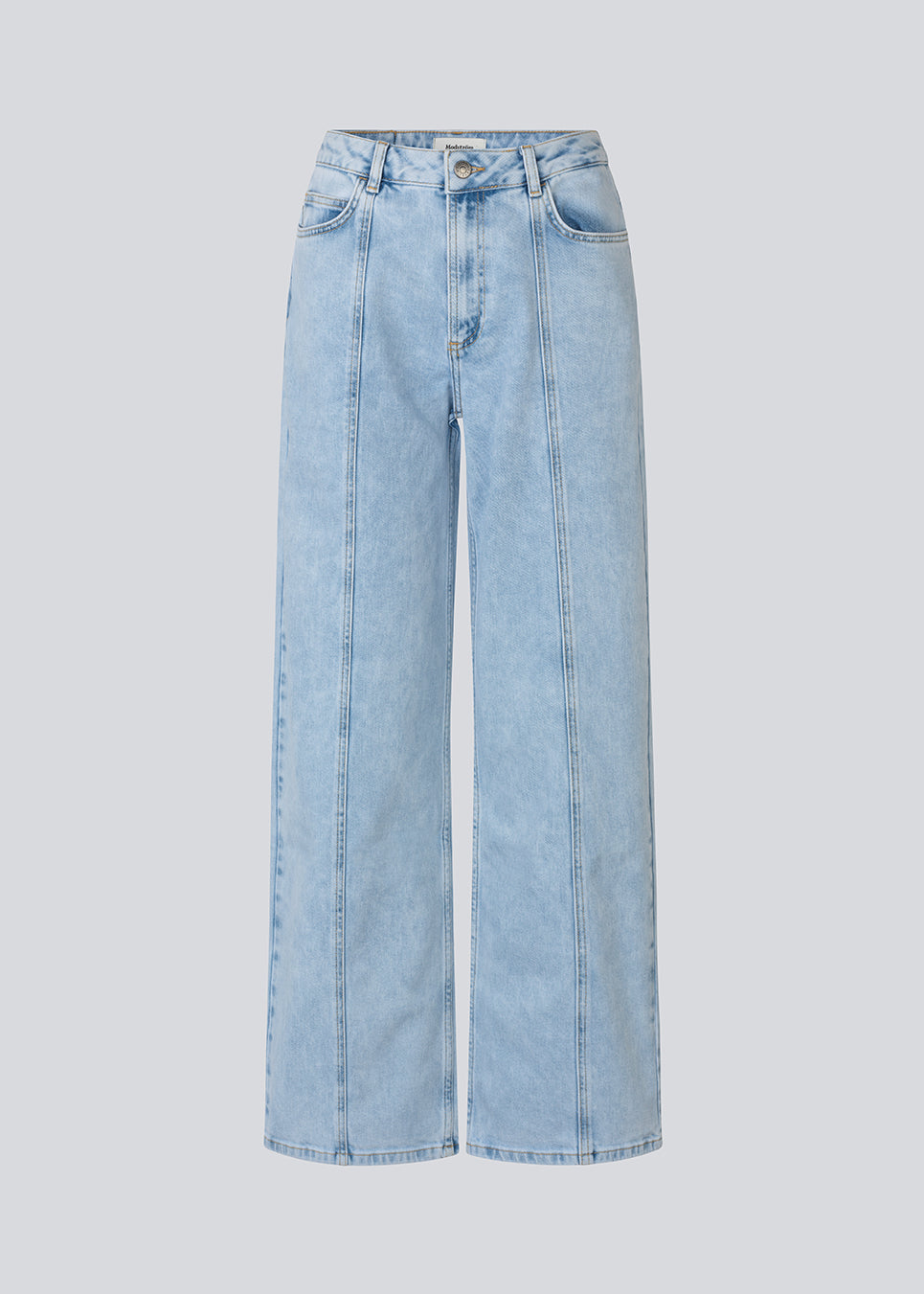 Cool jeans with seam detailing. The AprilMD Jeans feature classic details such as pockets, belt loops, and a button-and-zip fly closure. A modern and stylish choice for everyday looks.