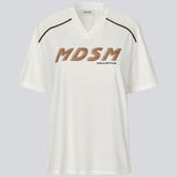 Sporty T-shirt with a chest logo. The AroobMD T-Shirt is made from lightweight fabric and features sporty details such as seam stripes and a V-neck with ribbed trim. A modern and relaxed T-shirt, perfect for sporty everyday looks.