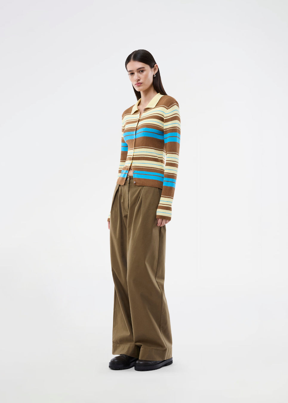 Long-sleeve cardigan with a polo collar and stripes. The AslanMD Cardigan is made from ribbed 100% organic cotton with elastic for a snug and comfortable fit. Perfect for layering or as an elegant everyday favorite.
 