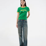 Fitted T-shirt with Brazil logo. The AstaMD Brasil T-Shirt features contrast trims on the short sleeves and round neckline. A sporty and modern T-shirt, perfect for everyday and casual looks.
 