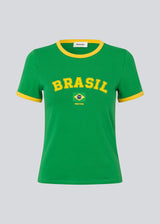 Fitted T-shirt with Brazil logo. The AstaMD Brasil T-Shirt features contrast trims on the short sleeves and round neckline. A sporty and modern T-shirt, perfect for everyday and casual looks.
 