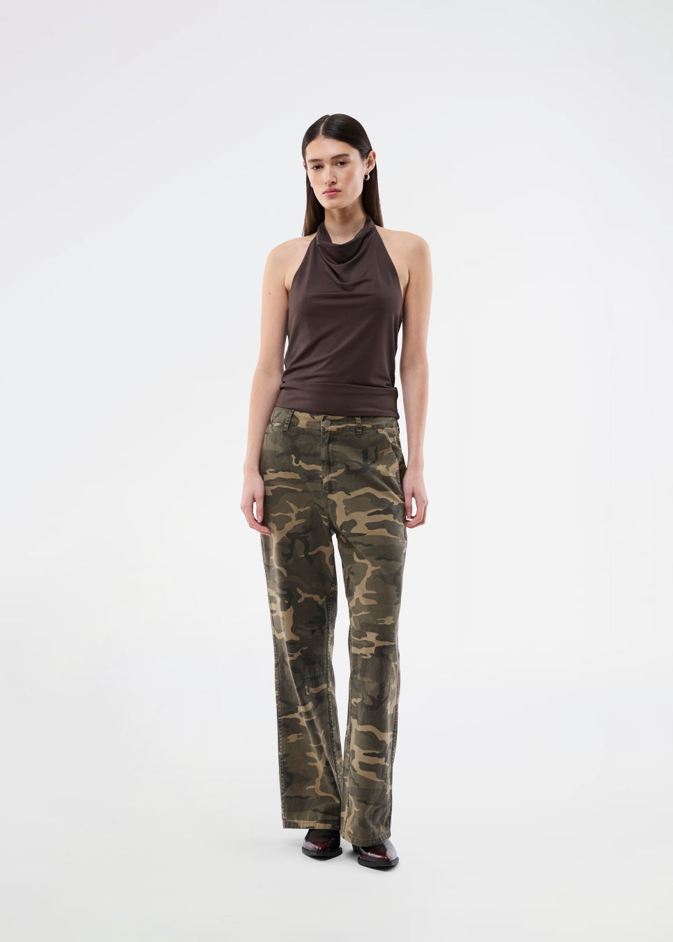 Cool utility-inspired trousers. AtheneMD pants combine a bold camouflage print with a straight-leg fit. A strong statement piece that’s easy to style with a simple top for a modern, fashion-forward outfit.