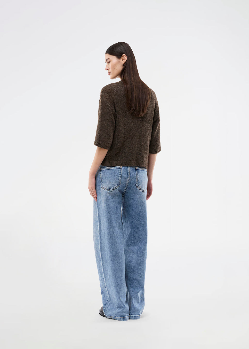 3/4-sleeve cardigan in lightweight, soft knit. The BailorMD Cardigan features ribbed trims, a button closure, and a relaxed fit – perfect worn alone or as a trendy layering piece.