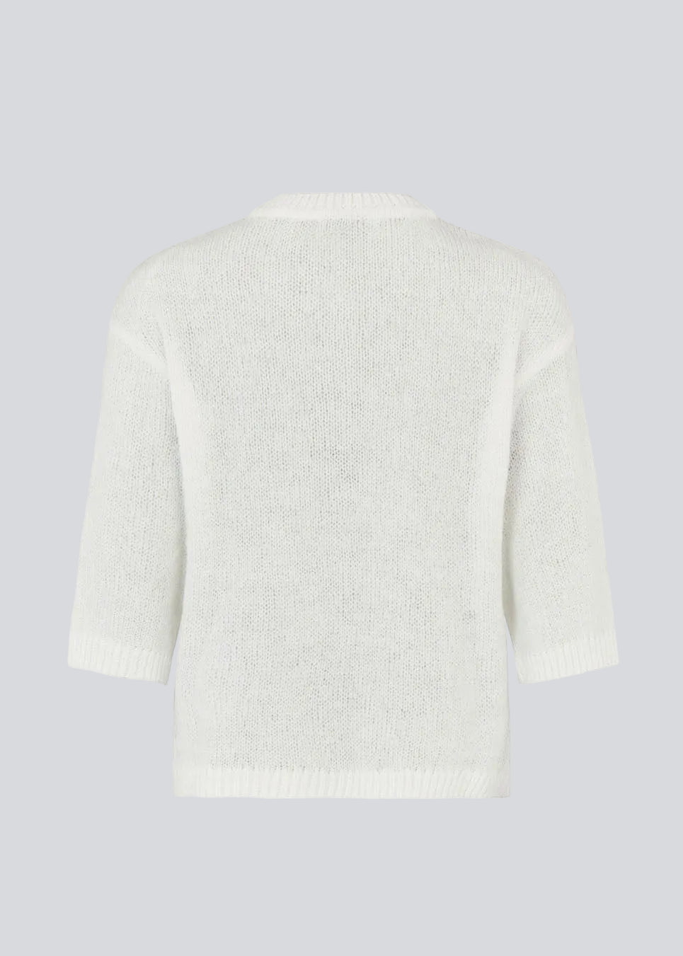 3/4-sleeve cardigan in lightweight, soft knit. The BailorMD Cardigan features ribbed trims, a button closure, and a relaxed fit – perfect worn alone or as a trendy layering piece.
