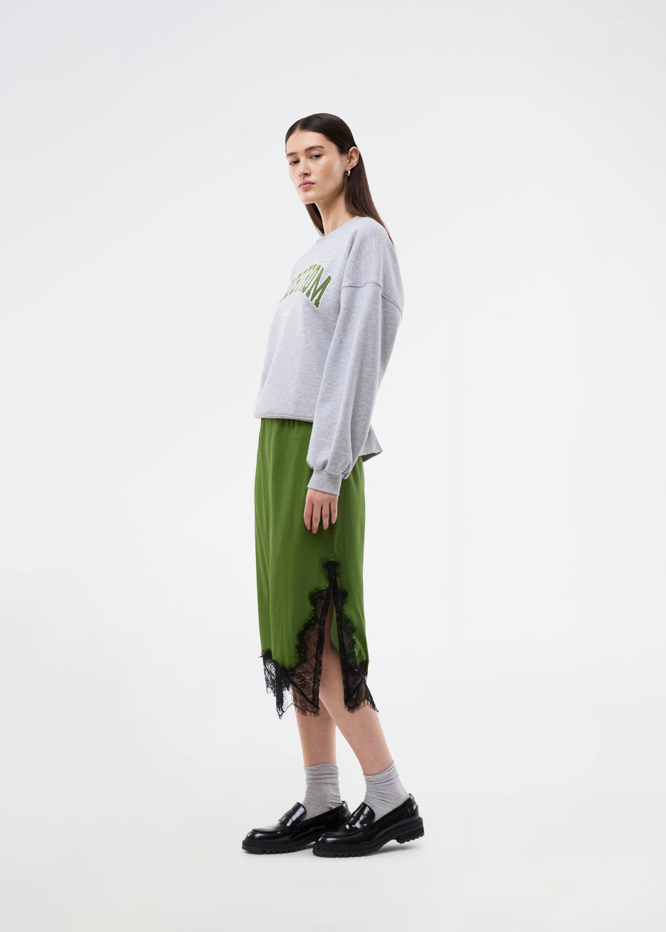 Cool sweatshirt with front logo. The BakirMD Sweat is made from a soft organic cotton blend, features a relaxed fit, and elasticated ribbing - a sporty and trendy must-have for casual, laid-back looks.